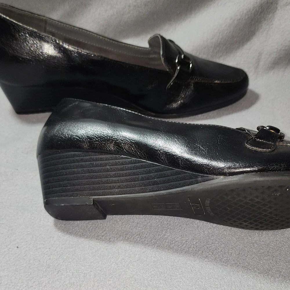 Aerosoles A2 Heelrest Comfort Loafer Black Slip-On Wedge Buckle Women's 9